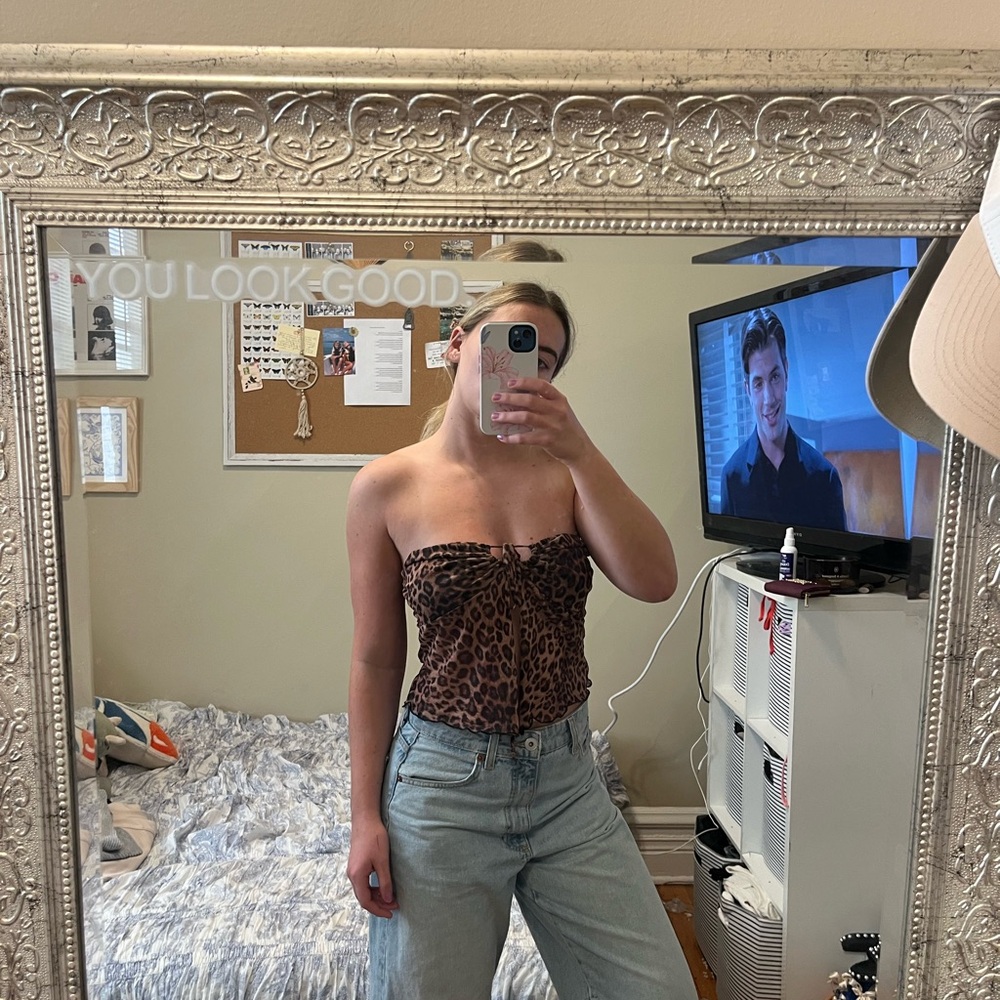 Leopard Print Strapless Top - Picture 2 of 4
